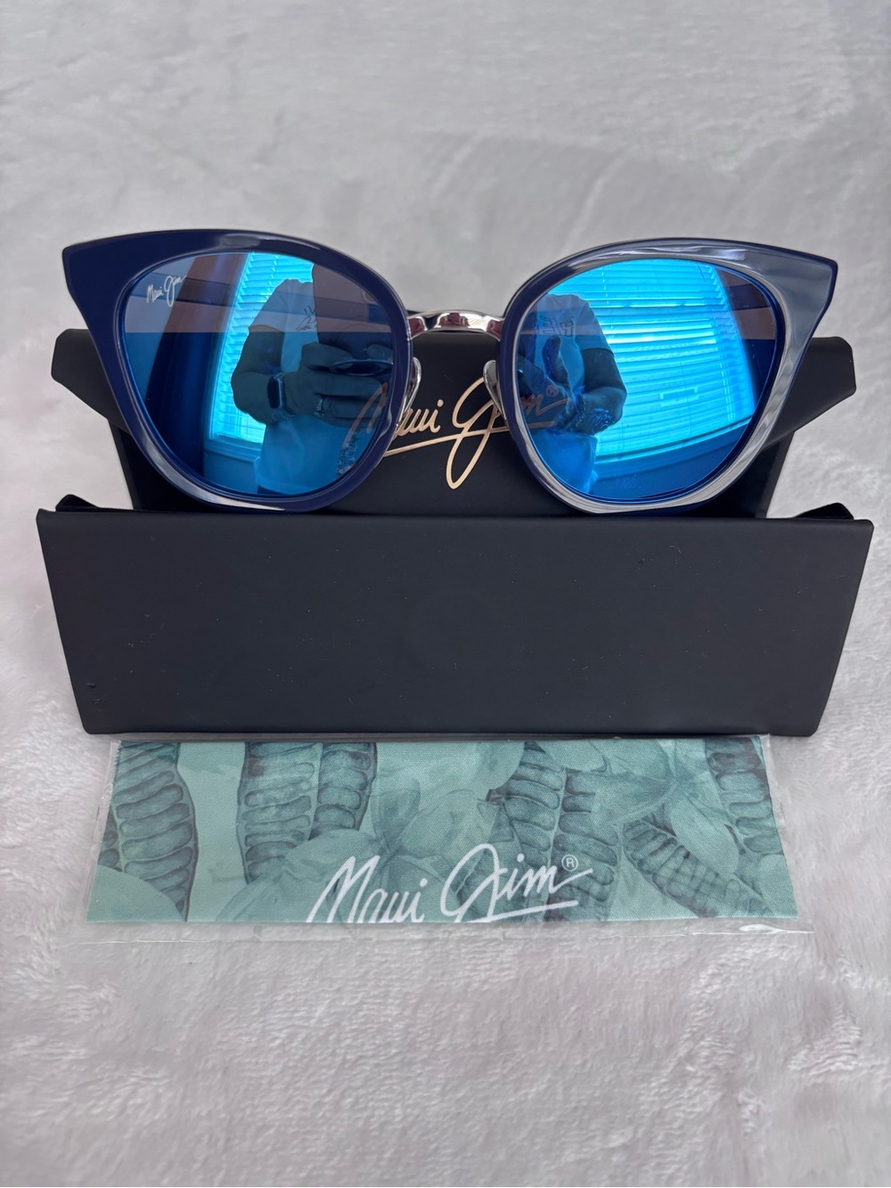 MAUI JIM Wood Rose Butterfly Navy Polarized Sunglasses with Case MJ870-03--NEW - Picture 4 of 16